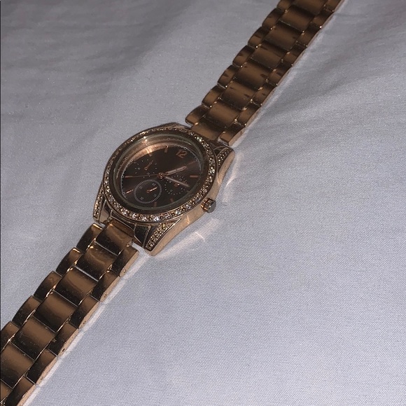 Watch - Picture 2 of 3